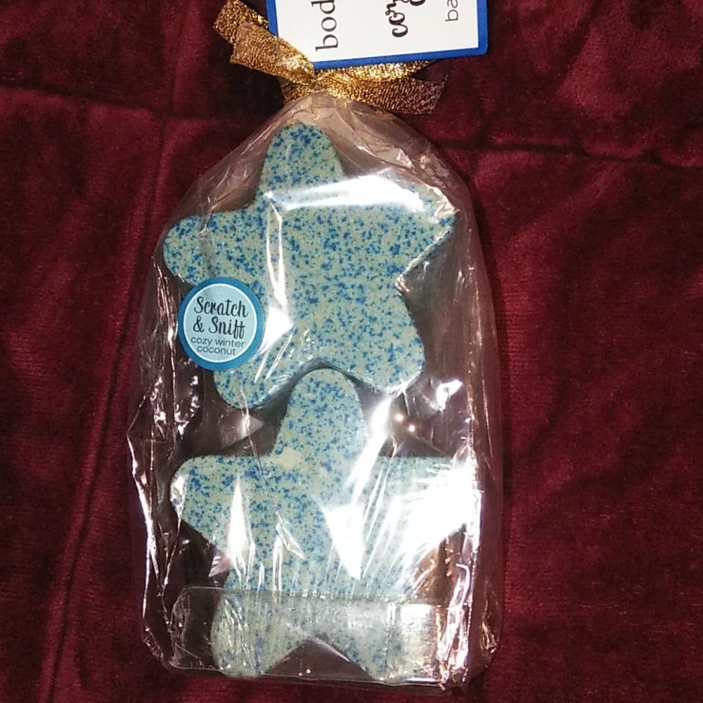 NWT bath bombs